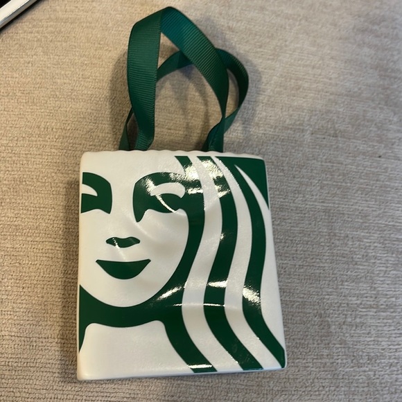 Starbucks 2019 Ceramic Gift Card Holder Tote Holiday Christmas Tree Orna… - Picture 1 of 5